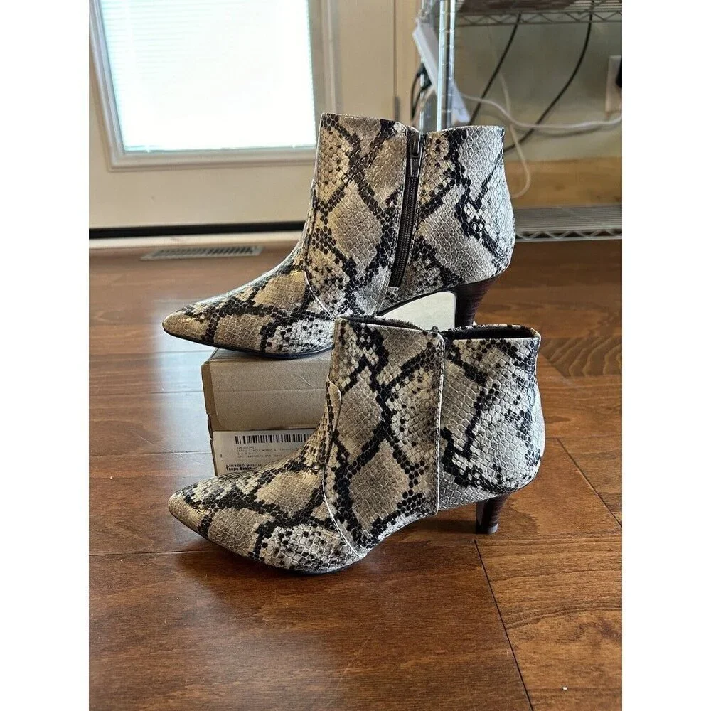 Clarks Collection‎ Heeled Booties Linvale Judith Taupe Snake NEW 7 W